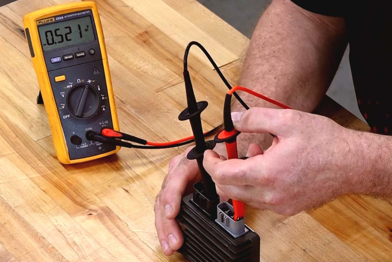 How to Test a Regulator Rectifier with a Multimeter